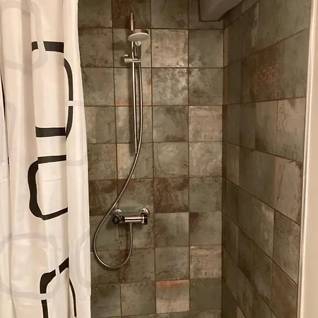 Hulen, Lundeledsvej 5 * Lund (Stevns)