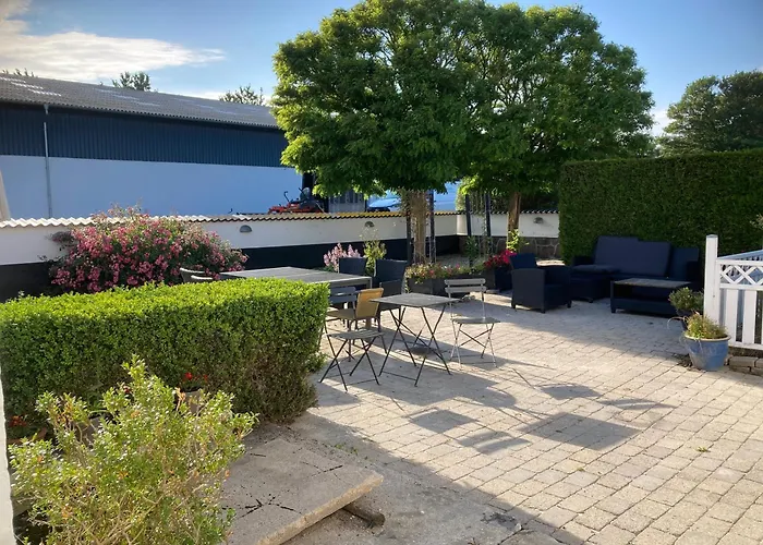 Hulen, Lundeledsvej 5 *